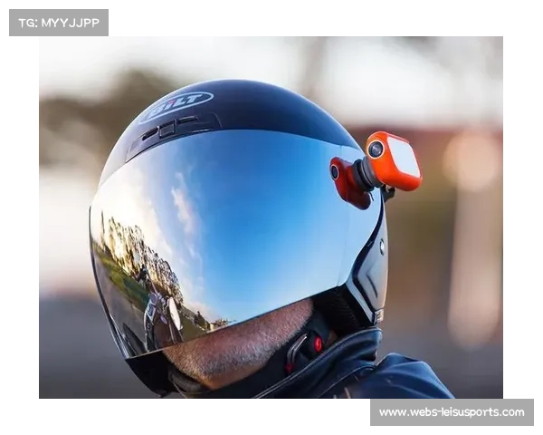 门将球衣内置传感器，实时监测心率与冲刺数据辅助医疗团队